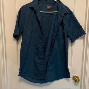 Mens shortsleeved button up